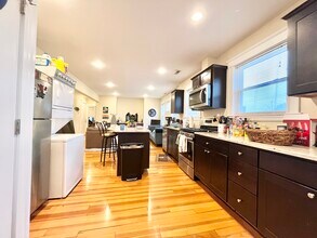 40 Glencoe St, Unit 2 in Boston, MA - Building Photo - Building Photo