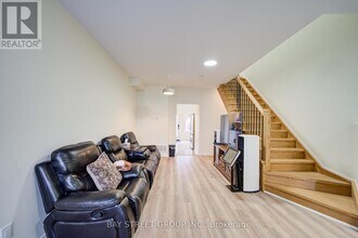 119 Bur Oak Ave in Markham, ON - Building Photo - Building Photo