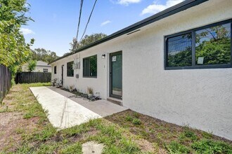 1810 NW 9th St, Unit 1 in Fort Lauderdale, FL - Building Photo - Building Photo