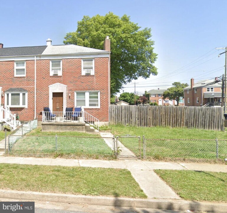 2133 Southorn Rd in Middle River, MD - Building Photo