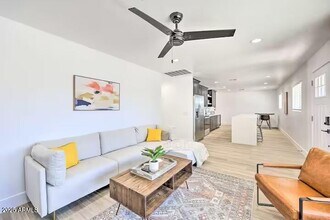 310 E Papago Dr in Tempe, AZ - Building Photo - Building Photo