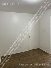 210 S C St in Porterville, CA - Building Photo - Building Photo