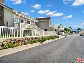 3897 Rambla Orienta in Malibu, CA - Building Photo - Building Photo
