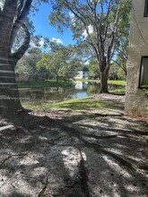 183 Lakeview Dr, Unit 102 in Weston, FL - Building Photo - Building Photo