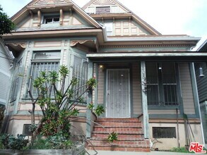 1805 W 12th Pl in Los Angeles, CA - Building Photo - Building Photo