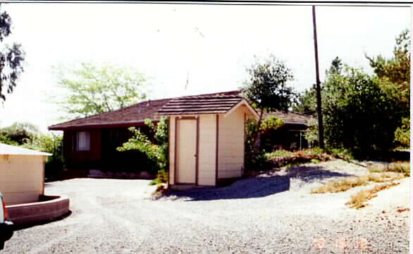 430 Gossage Ave in Petaluma, CA - Foto de edificio - Building Photo