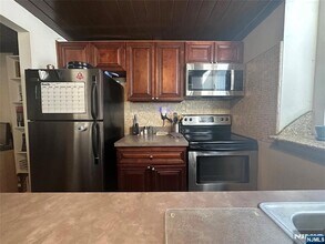464-470 Central Ave, Unit B9 in Jersey City, NJ - Building Photo - Building Photo