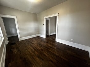 202 Collingwood St in Sarnia, ON - Building Photo - Building Photo