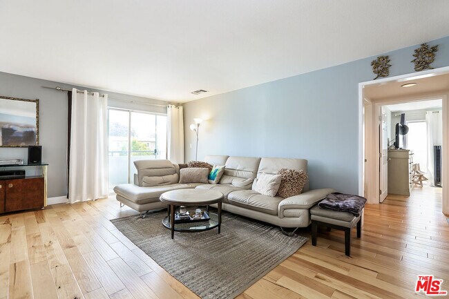 1217 20th St-Unit -104 in Santa Monica, CA - Building Photo - Building Photo
