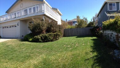 633 Silver Ave in Half Moon Bay, CA - Building Photo - Building Photo