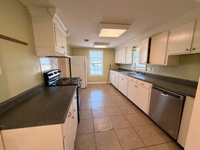 1016 N Greenwich Ave in Russellville, AR - Building Photo - Building Photo