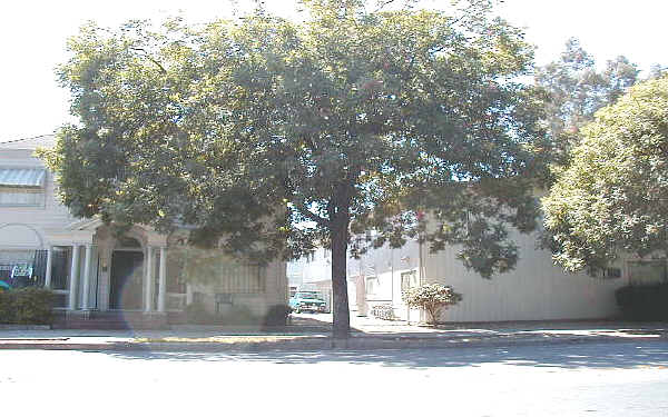 430 E Acacia St in Stockton, CA - Foto de edificio - Building Photo