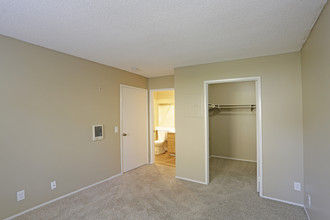 Valley Breeze Apartments in San Diego, CA - Foto de edificio - Interior Photo