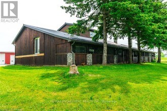 928 Brock Rd in Hamilton, ON - Building Photo - Building Photo