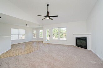 5896 Hollow Oak Trail in Carmel, IN - Building Photo - Building Photo