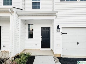 1274 Susan Cir in Breinigsville, PA - Building Photo - Building Photo