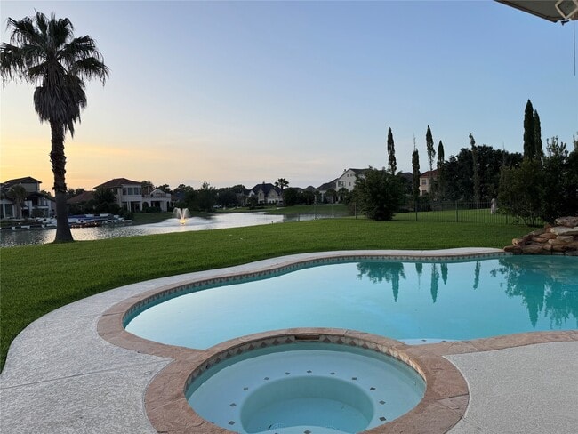 property at 1902 Sparrows Ridge