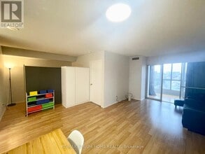 1470 Midland Ave in Toronto, ON - Building Photo - Building Photo