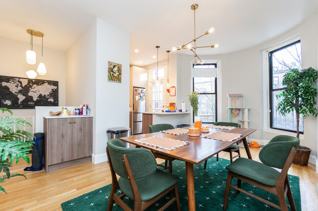 209 W Newton St, Unit 2