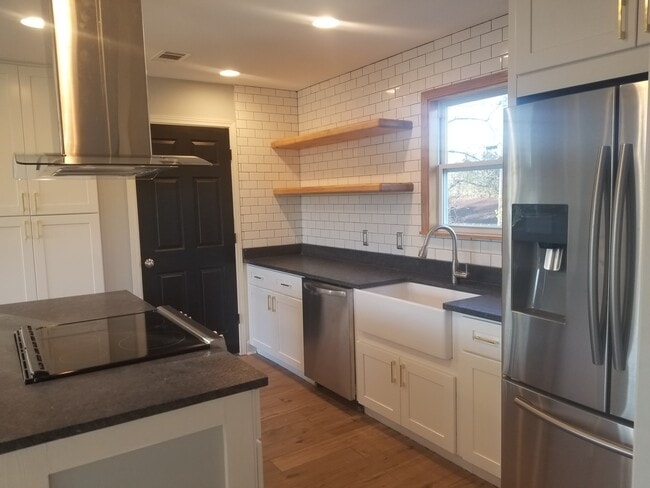 property at 104 N 21st Ave
