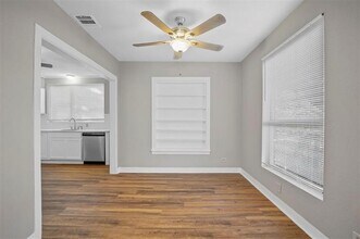 38 Vaughn Dr in Denison, TX - Building Photo - Building Photo