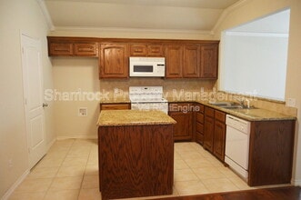 6905 N River Crossing in China Spring, TX - Building Photo - Building Photo