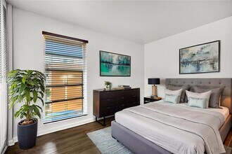 9459 SW 76th St in Miami, FL - Foto de edificio - Building Photo