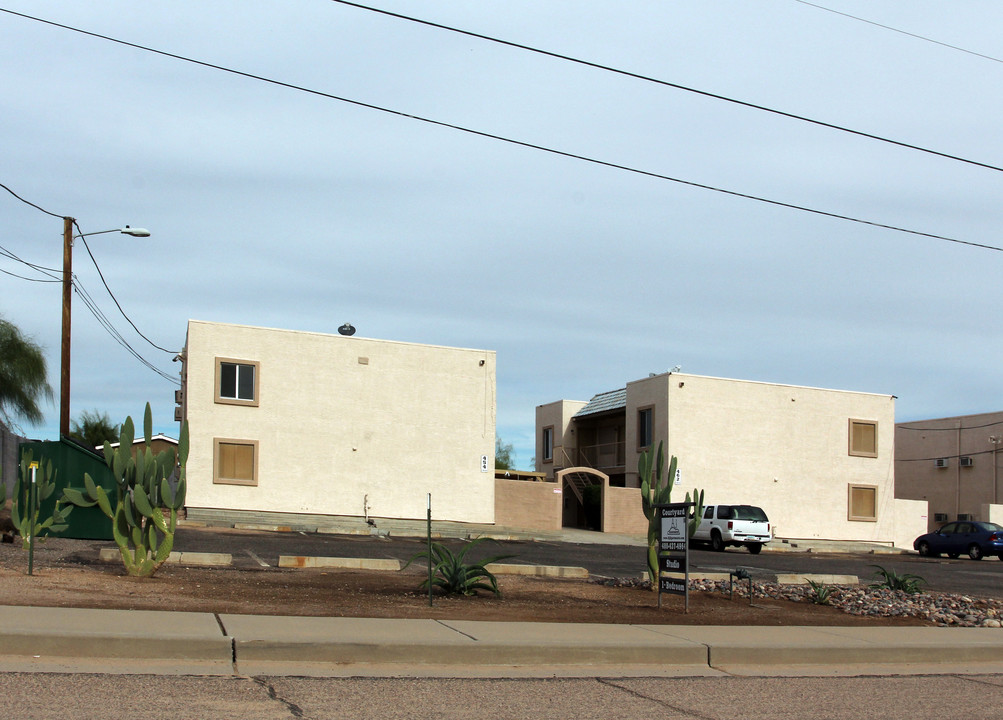 Courtyard Apartments in Apache Junction, AZ - Building Photo