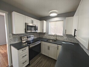 351 Heritage Vlg in Southbury, CT - Building Photo - Building Photo