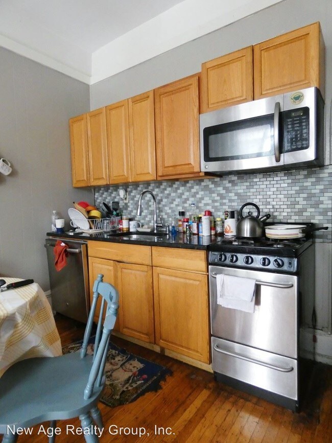 4500 Springfield Ave in Philadelphia, PA - Foto de edificio - Building Photo