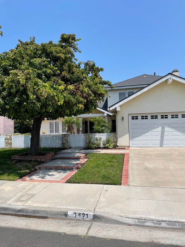 9421 Gateshead Dr in Huntington Beach, CA - Building Photo - Building Photo