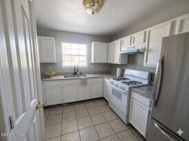 10281 Valle del Mar Dr in Socorro, TX - Building Photo
