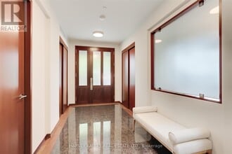 89 Kingsway Crescent in Toronto, ON - Building Photo - Building Photo