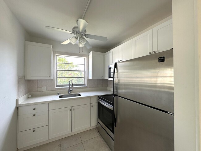 72 Canterbury C in West Palm Beach, FL - Building Photo - Building Photo