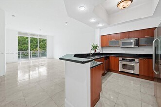 15051 Royal Oaks Ln, Unit # 103 in North Miami, FL - Foto de edificio - Building Photo