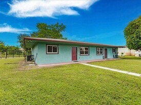 5201 NW 17th Ct in Lauderhill, FL - Building Photo