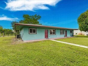 5201 NW 17th Ct in Lauderhill, FL - Building Photo - Building Photo