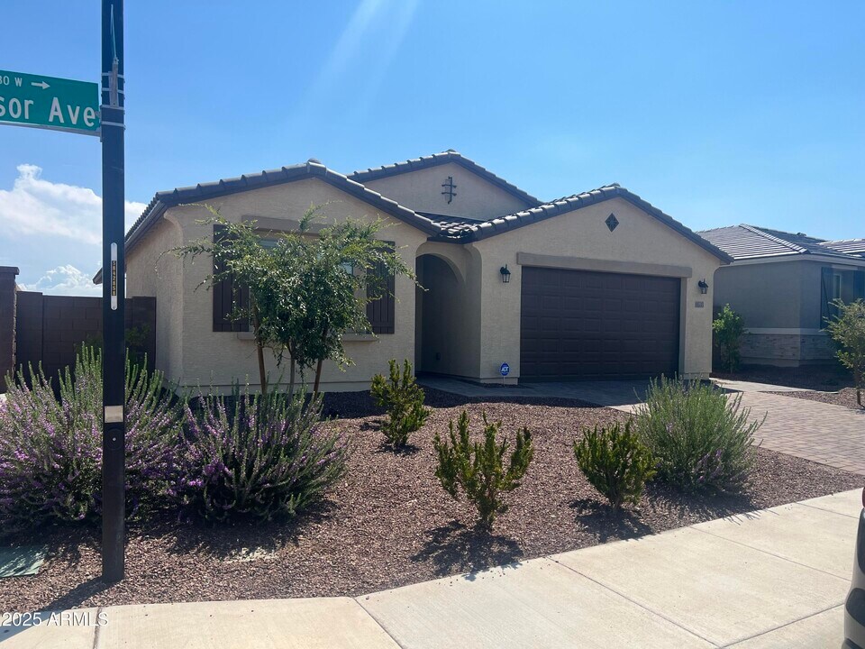 19535 W Windsor Ave in Buckeye, AZ - Building Photo