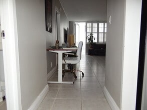3725 S Ocean Dr, Unit 607 in Hollywood, FL - Building Photo - Building Photo
