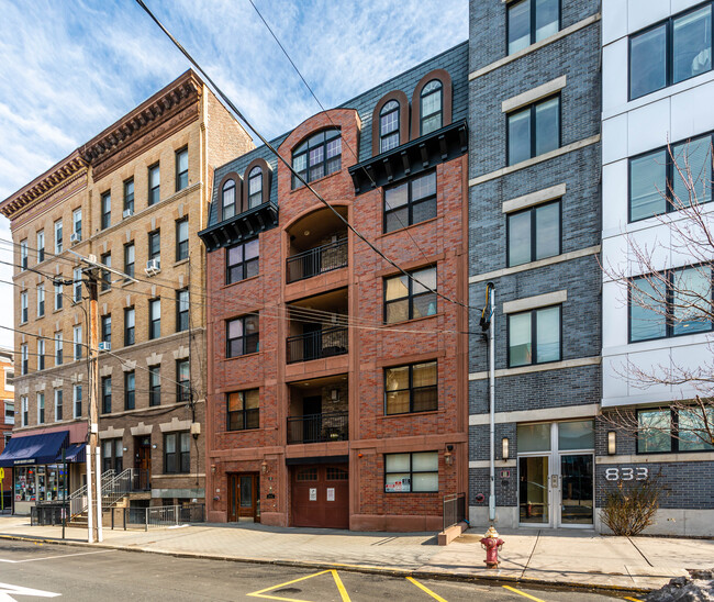 837 Willow Ave in Hoboken, NJ - Building Photo - Building Photo