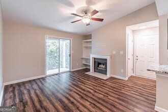 547 Granville Ct in Atlanta, GA - Building Photo - Building Photo