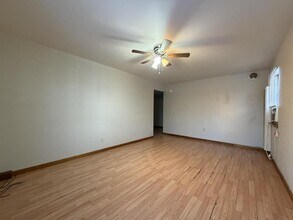 7 N Severance St in Hutchinson, KS - Building Photo - Building Photo