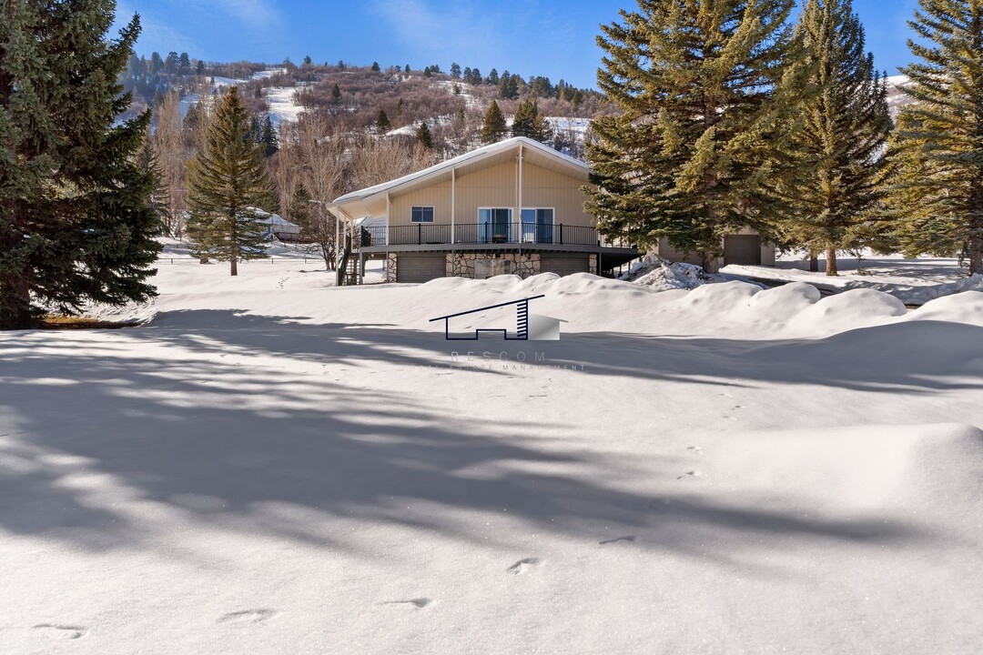 2427 Nordic Valley Way in Eden, UT - Building Photo