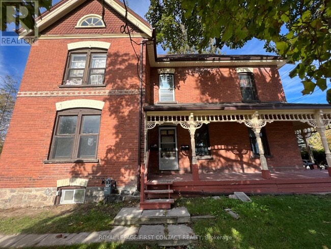 228 Bayfield St