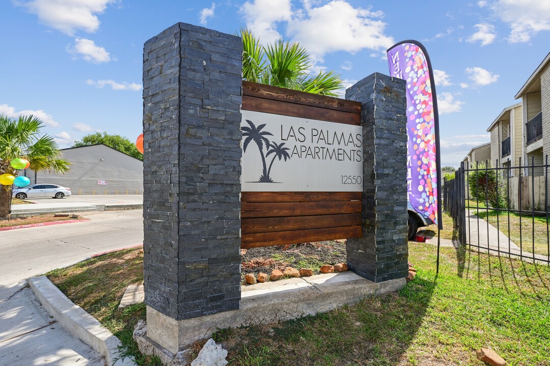 Las Palmas in Houston, TX - Building Photo