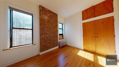 129 E 97th St in New York, NY - Building Photo - Building Photo