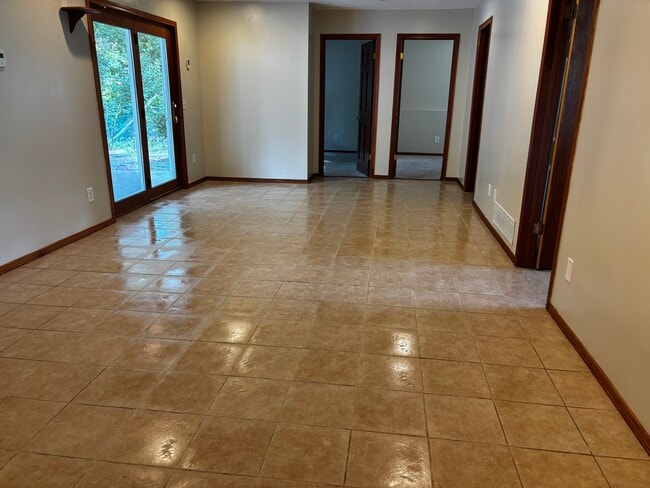 11331 W River Rd, Unit First Floor