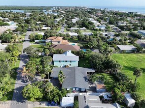 1445 Bayshore Dr in Cocoa Beach, FL - Building Photo - Building Photo