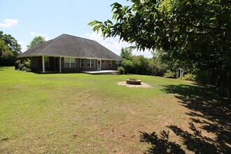 1820 Moorhill Estate Dr in Sumter, SC - Foto de edificio - Building Photo