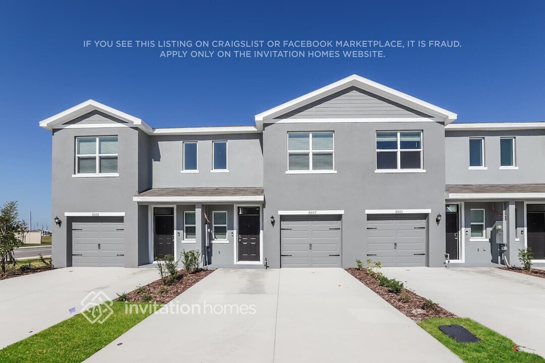 8507 Lofty Timber Wy in Wesley Chapel, FL - Building Photo